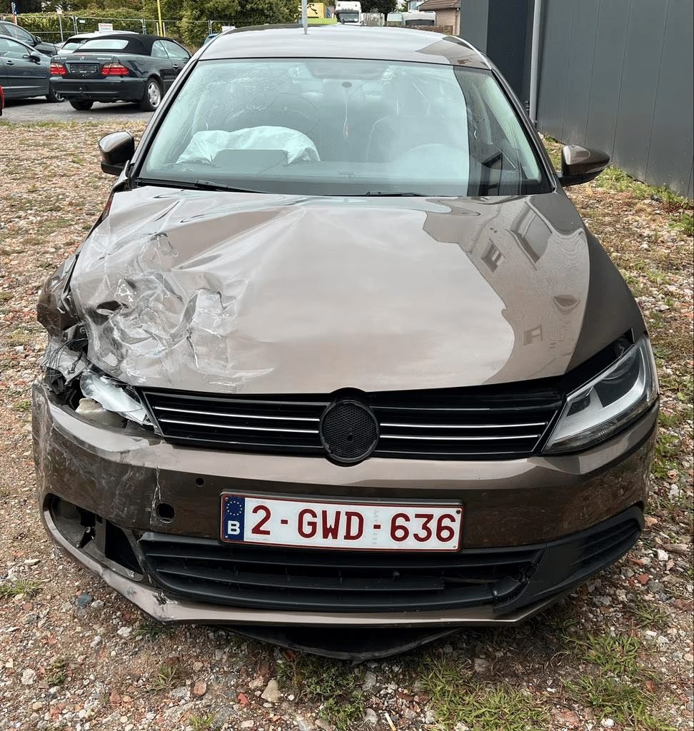 VW JETTA 1.6 TDI AUTOMATIQUE ACCIDENTÉ